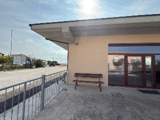 Recanati - Intossicazione alla festa, forse la cappa non accesa